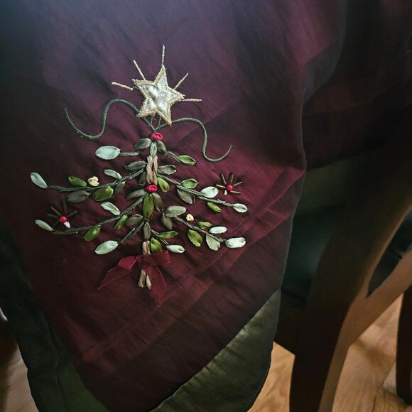 Burgundy Christmas Tablecloth Tree Embroidery Green Trim Nylon Lightweight - Picture 5 of 10